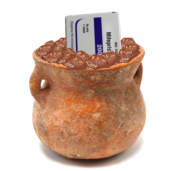 Earthenware vessel filled with copper ore and mifepristone 